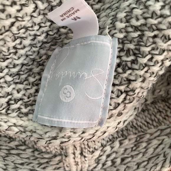 Dressbarn gray cozy and white cardigan sweater (M) - Picture 9 of 11